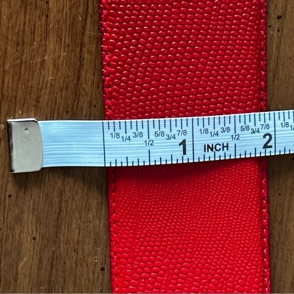 Wide Lizard Embossed Red Leather Belt With Gold Toned Buckle Vintage Size 31 - Picture 5 of 6